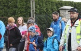 7. pielgrzymka z Hałcnowa wyrusza do Łagiewnik. cz. 2 - 2019