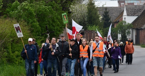 Całe życie w drodze. Pielgrzymi ze Słupska wędrują na Górę Chełmską