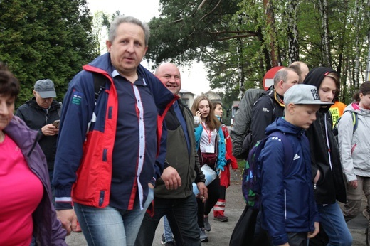W drodze z Kęt-Podlesia - grupy św. Matki Teresy, św. Maksymiliana i św. Brata Alberta - 2019