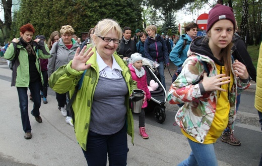 W drodze z Kęt-Podlesia - grupy św. Matki Teresy, św. Maksymiliana i św. Brata Alberta - 2019