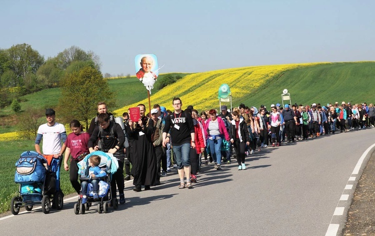 Z Witkowic do Wieprza - 2. dzień drogi do Łagiewnik - 2019