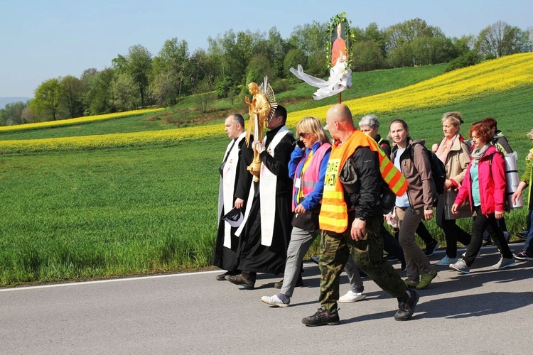 Z Witkowic do Wieprza - 2. dzień drogi do Łagiewnik - 2019