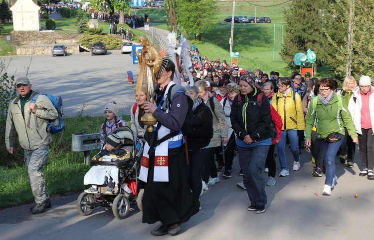 Z Witkowic do Wieprza - 2. dzień drogi do Łagiewnik - 2019