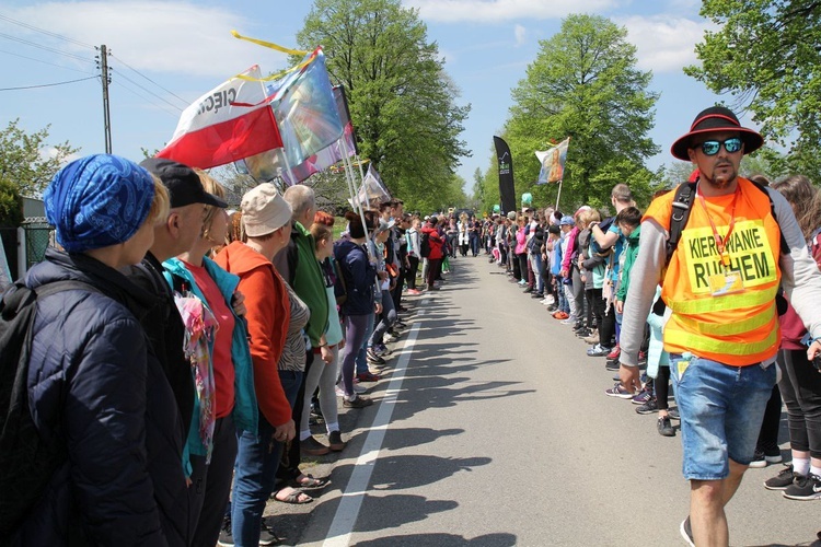 Adoracja Jezusa w drodze z Wieprza do Tomic - grupa bł. ks. M. Sopoćki