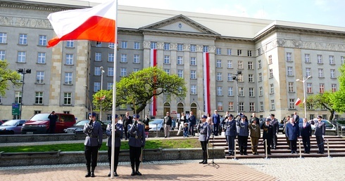 Katowice. Obchody Dnia Flagi