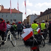 Tarnowskie Góry. Rowery i rajd z flagą, czyli Dzień Flagi na sportowo