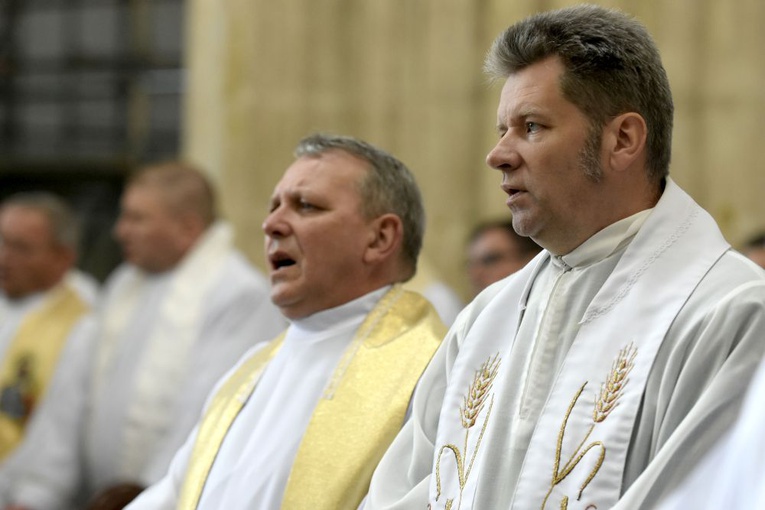 Pielgrzymka duchowieństwa do strzegomskiej bazyliki