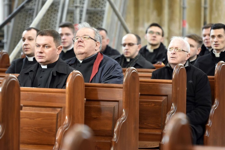 Pielgrzymka duchowieństwa do strzegomskiej bazyliki