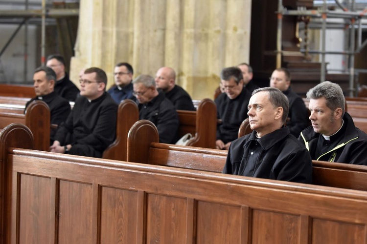 Pielgrzymka duchowieństwa do strzegomskiej bazyliki