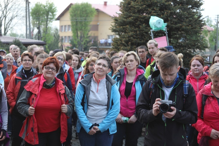 Powitanie grupy bł. ks. Sopoćki w Nidku - 2019