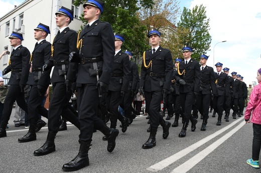 Defilada w święto Konstytucji 3 maja