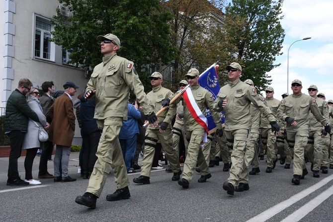 Defilada w święto Konstytucji 3 maja