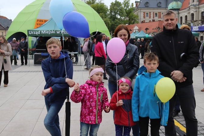 "Tak" dla życia i rodziny - kolorowy marsz w Pszczynie