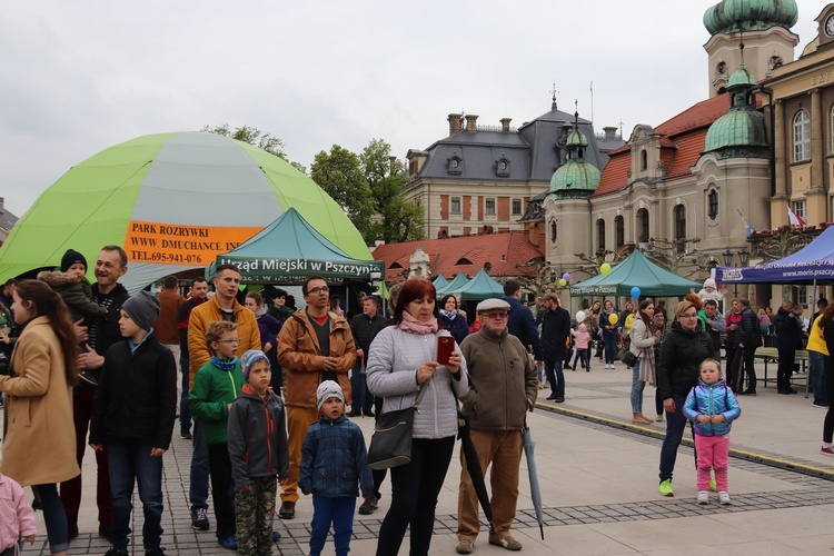 "Tak" dla życia i rodziny - kolorowy marsz w Pszczynie