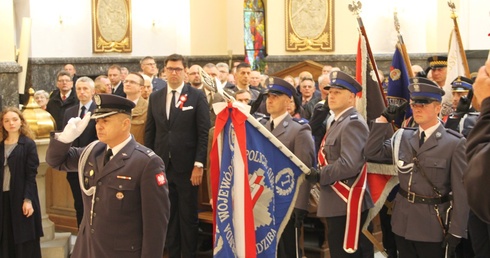 Uroczystości w Radomiu rozpoczęła Msza św. w kościele garnizonowym.