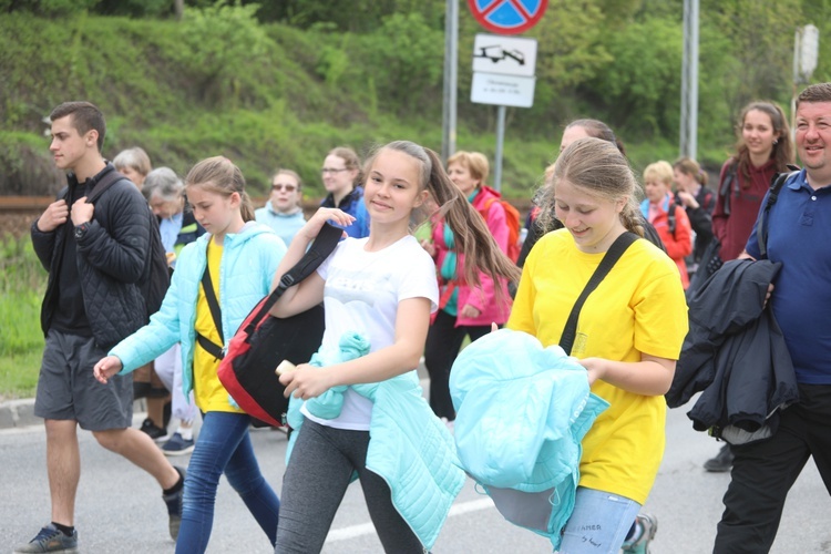 7. pielgrzymka dotarła z Hałcnowa do Łagiewnik - 2019