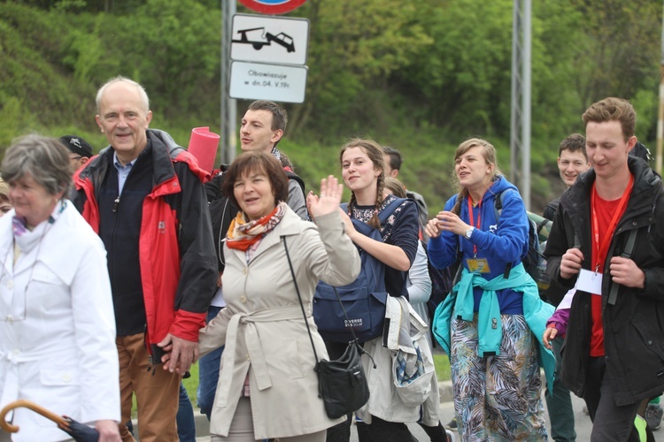 7. pielgrzymka dotarła z Hałcnowa do Łagiewnik - 2019