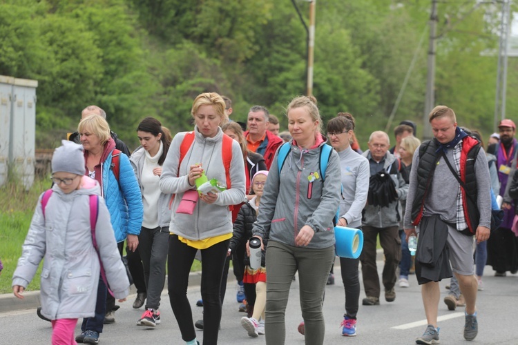 7. pielgrzymka dotarła z Hałcnowa do Łagiewnik - 2019