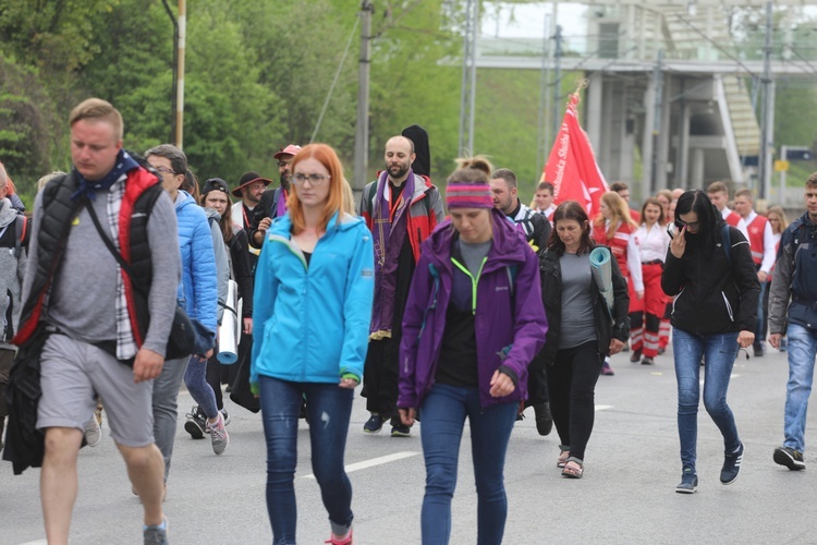 7. pielgrzymka dotarła z Hałcnowa do Łagiewnik - 2019