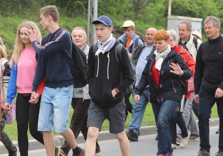 7. pielgrzymka dotarła z Hałcnowa do Łagiewnik - 2019