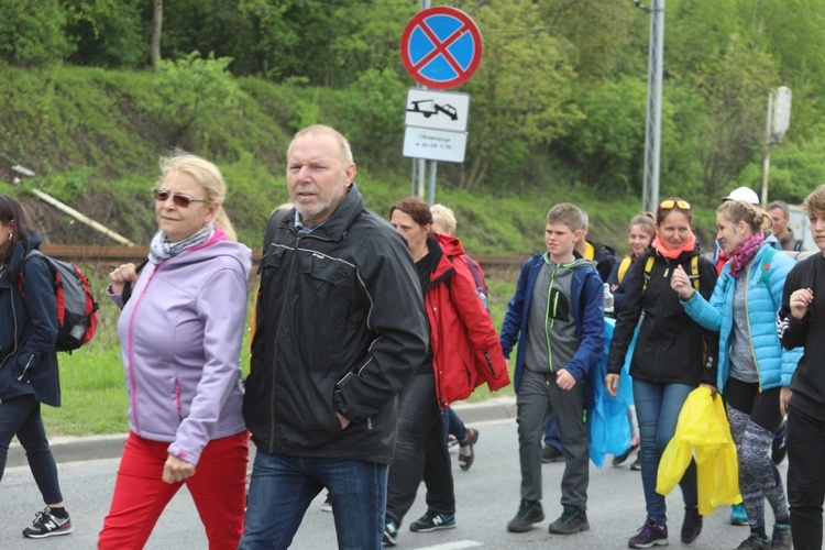 7. pielgrzymka dotarła z Hałcnowa do Łagiewnik - 2019