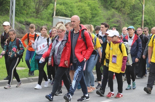 7. pielgrzymka dotarła z Hałcnowa do Łagiewnik - 2019