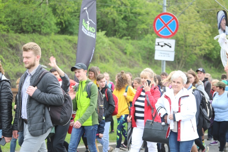 7. pielgrzymka dotarła z Hałcnowa do Łagiewnik - 2019