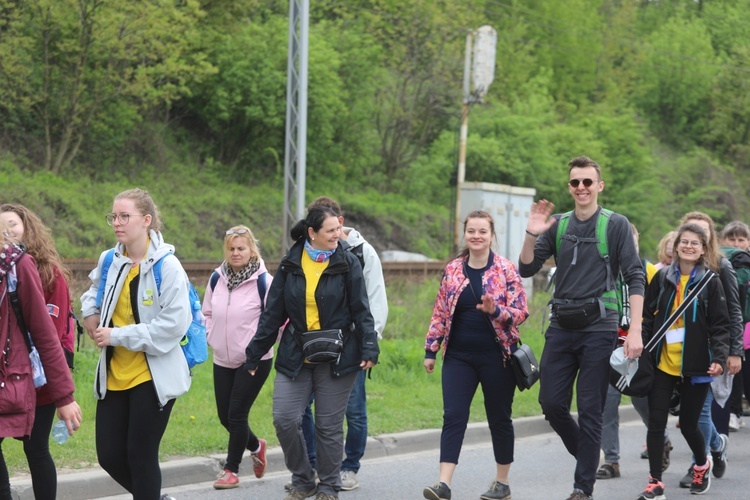 7. pielgrzymka dotarła z Hałcnowa do Łagiewnik - 2019