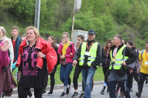 7. pielgrzymka dotarła z Hałcnowa do Łagiewnik - 2019