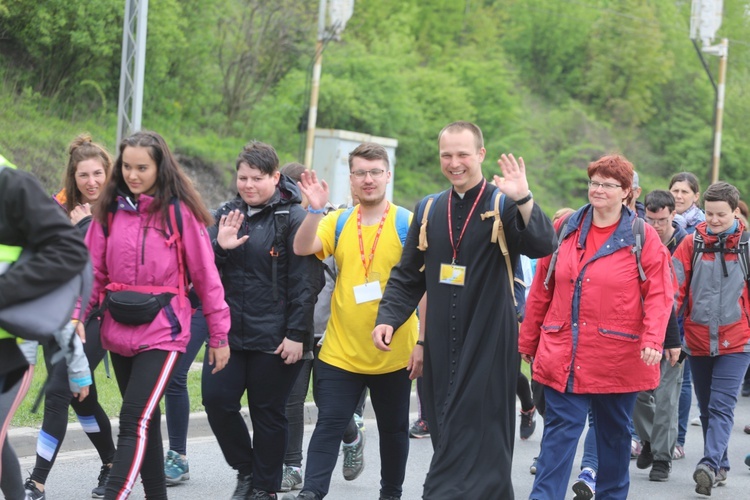 7. pielgrzymka dotarła z Hałcnowa do Łagiewnik - 2019