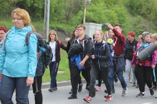 7. pielgrzymka dotarła z Hałcnowa do Łagiewnik - 2019