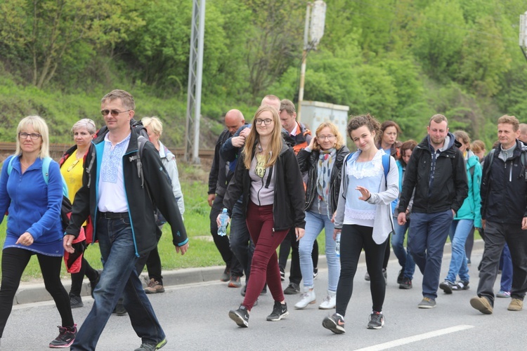 7. pielgrzymka dotarła z Hałcnowa do Łagiewnik - 2019