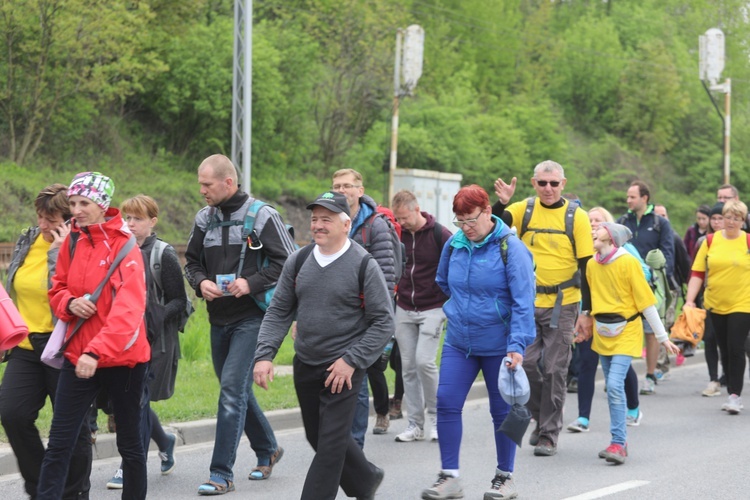 7. pielgrzymka dotarła z Hałcnowa do Łagiewnik - 2019