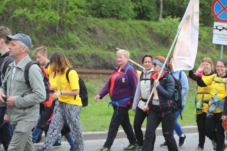 7. pielgrzymka dotarła z Hałcnowa do Łagiewnik - 2019