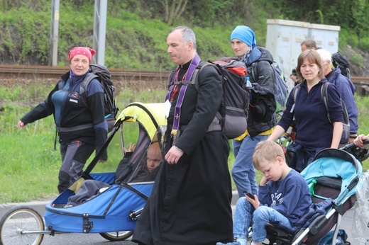 7. pielgrzymka dotarła z Hałcnowa do Łagiewnik - 2019