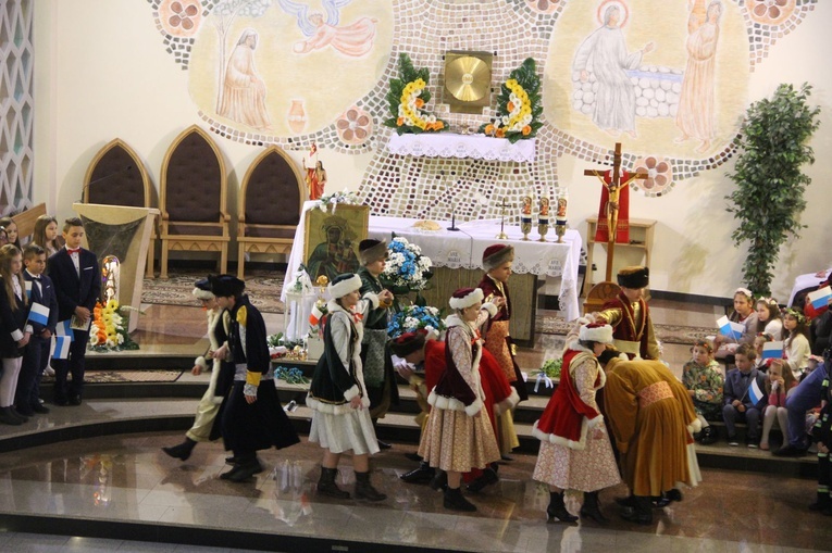 Hołd dla Maryi w Mikołajowicach