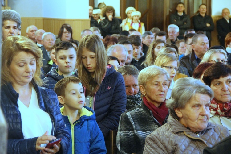 Hołd dla Maryi w Mikołajowicach