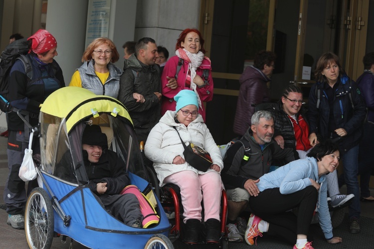 Łagiewniccy pielgrzymi u św. Faustyny i na Mszy św. w bazylice - 2019 