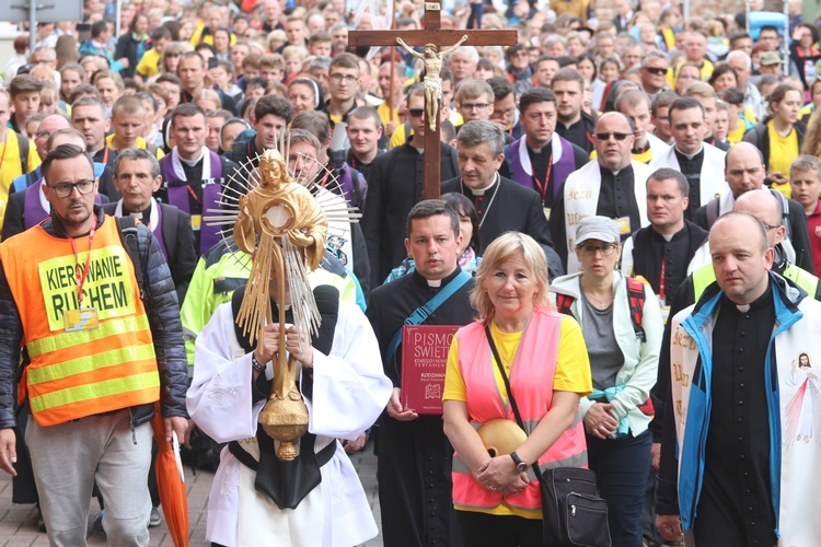 Łagiewniccy pielgrzymi u św. Faustyny i na Mszy św. w bazylice - 2019 