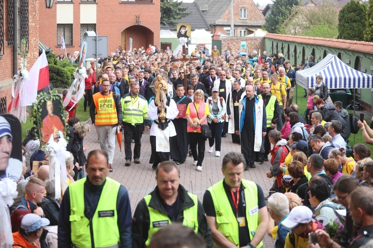 Łagiewniccy pielgrzymi u św. Faustyny i na Mszy św. w bazylice - 2019 