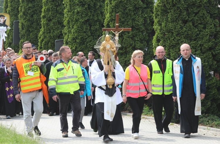 Łagiewniccy pielgrzymi u św. Faustyny i na Mszy św. w bazylice - 2019 