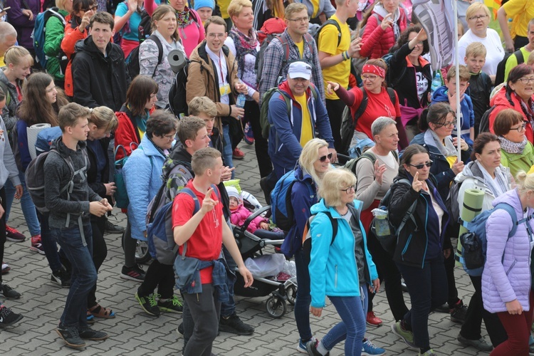 Łagiewniccy pielgrzymi u św. Faustyny i na Mszy św. w bazylice - 2019 