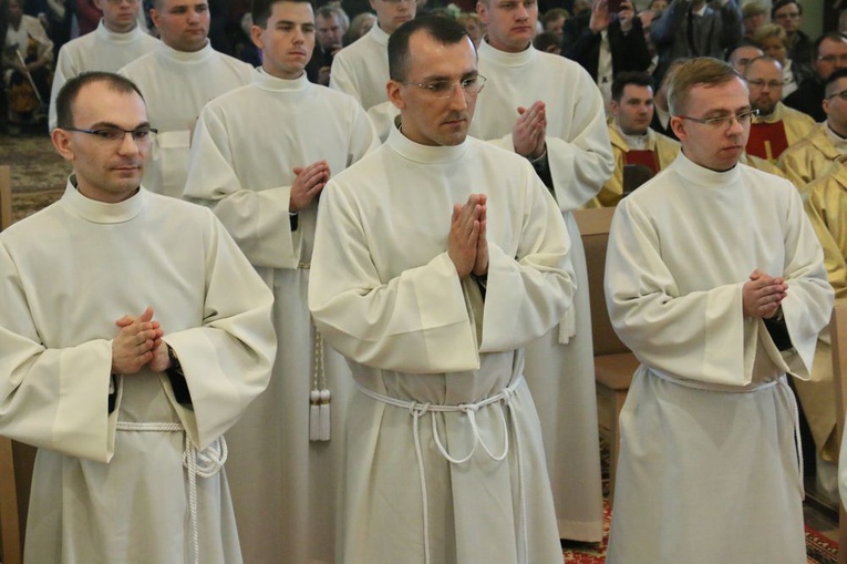 Święcenia diakonatu