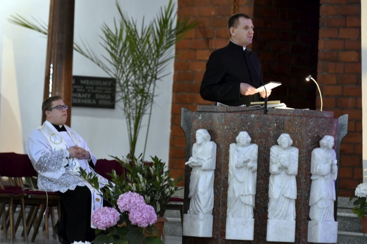 Akatyst w parafii pw. NMP Królowej Polski w Świdnicy