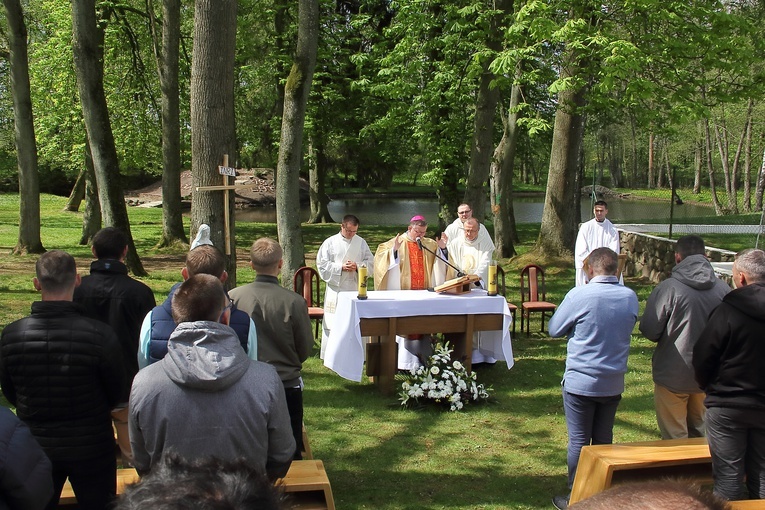 Dom zniszczony jak oni. Uroczystość 18-lecia wspólnoty Cenacolo w Giezkowie