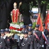 Procesja z kaplicy narodzenia św. Stanisława do bazyliki.