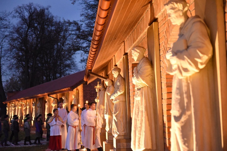 W Panteonie Świętych i Błogosławionych.