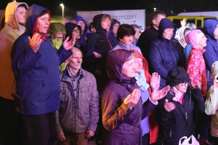 Pielgrzymo-tańce ze Straconką i adoracja z Fausystemem w Wysokiej - 2019