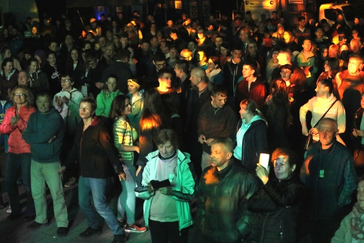 Pielgrzymo-tańce ze Straconką i adoracja z Fausystemem w Wysokiej - 2019