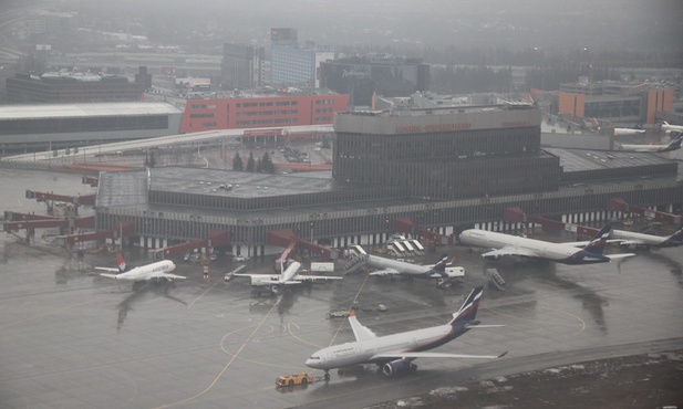 W awaryjnym lądowaniu samolotu w Moskwie zginęło 13 osób